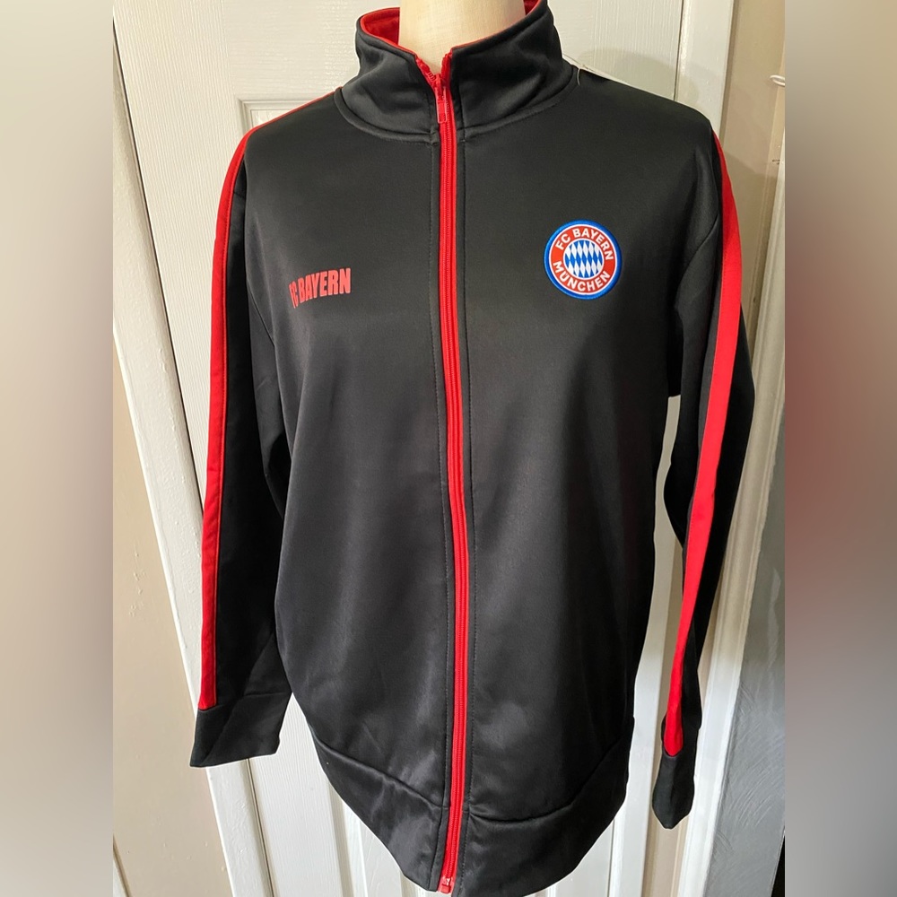 NWT FC Bayern Munchen Black Track Jacket - Size M - Picture 3 of 7
